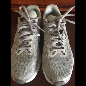 Never worn Nike Air Max